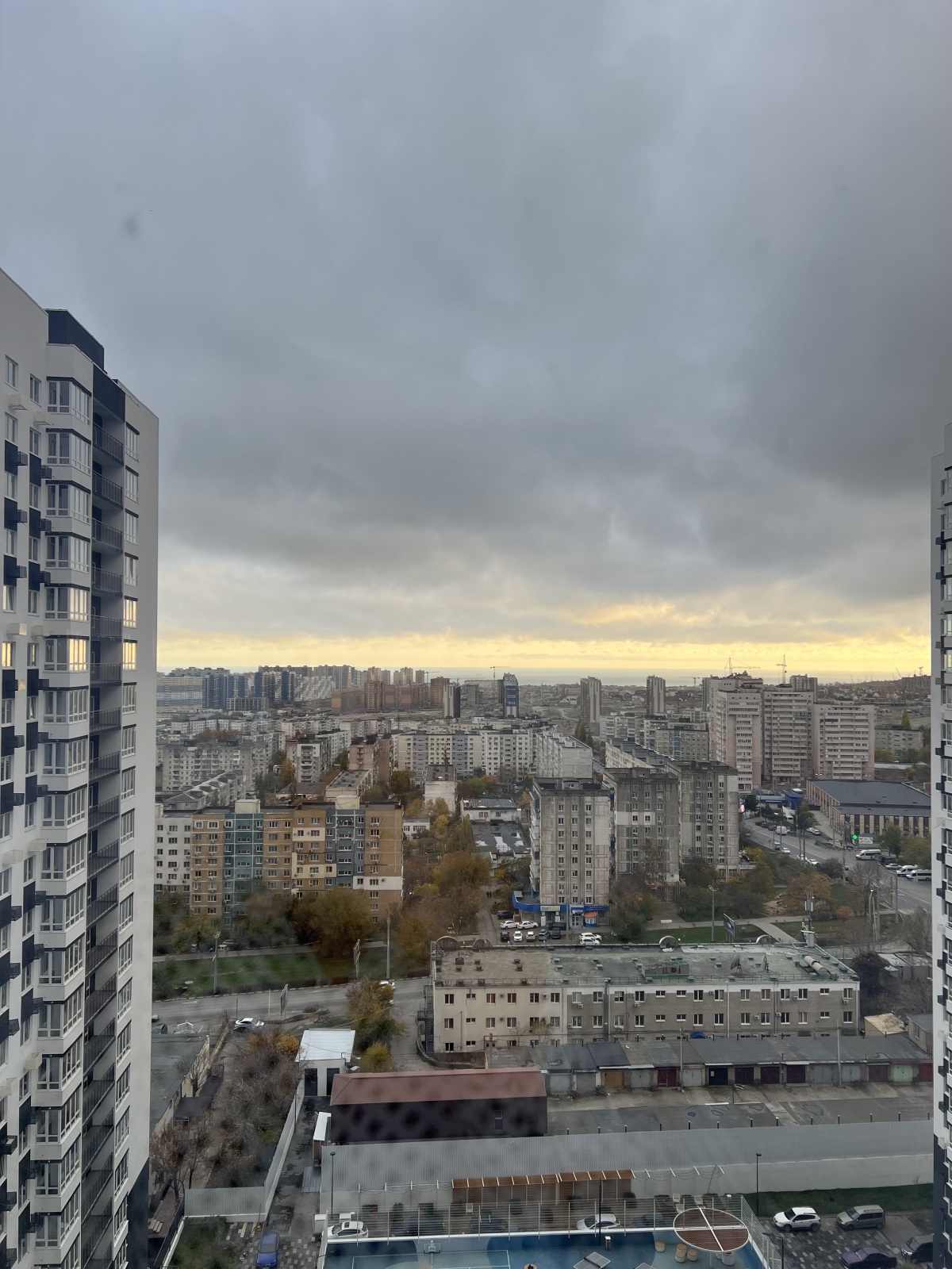 Стильная студия с видом на море
