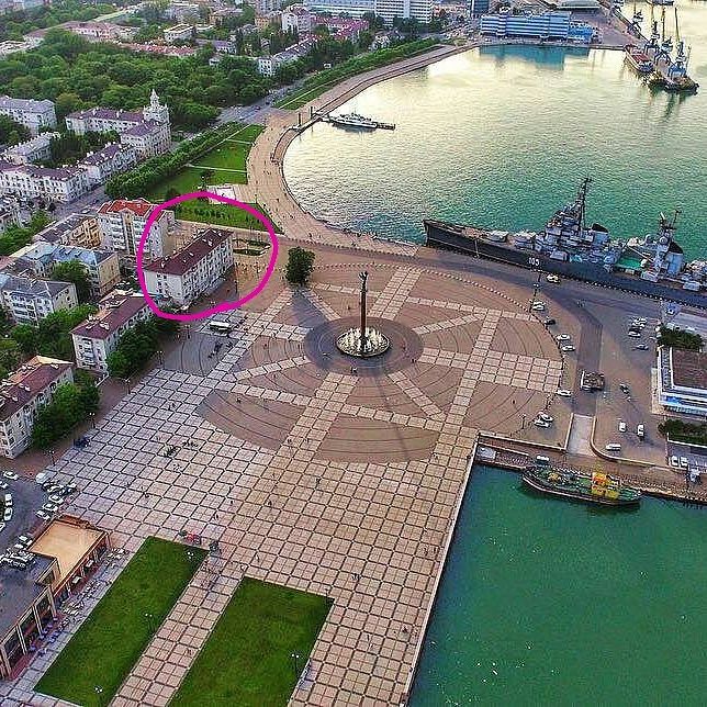 Апартаменты с видом на Крейсер Кутузов